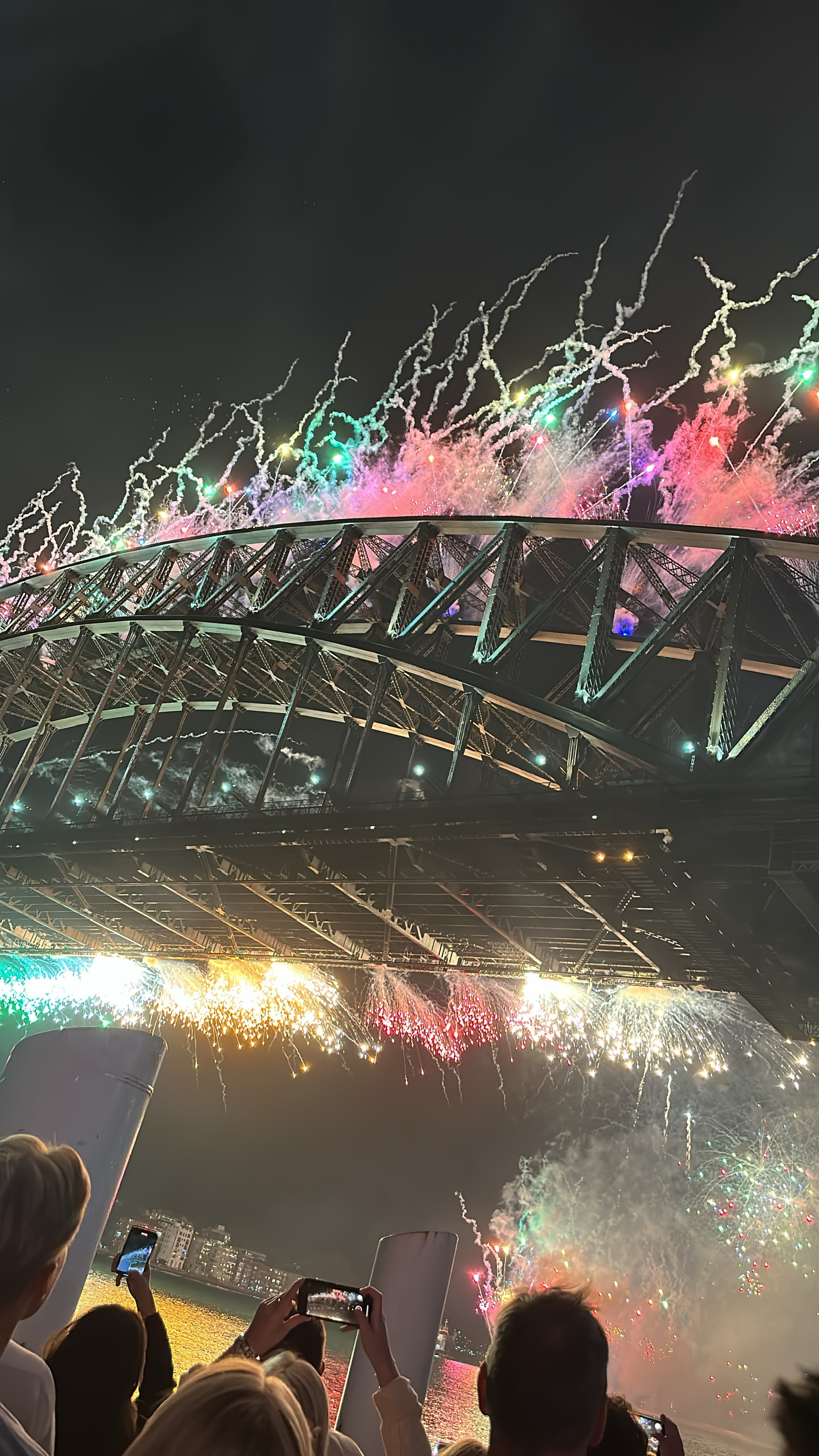 New Year's fireworks over Sydney Harbour Bridge